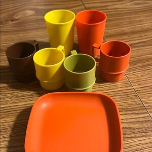 Tupperware Colorful Vintage Plastic Cups and Plates